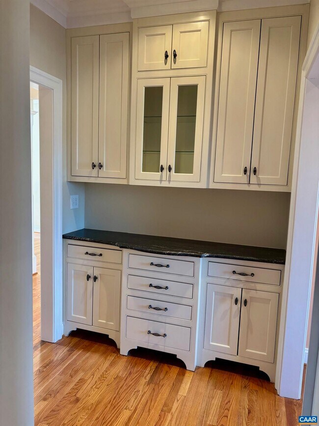 Building Photo - 643 Eight Woods Ln