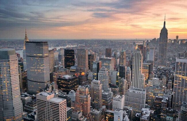 Building Photo - 520 8th Ave