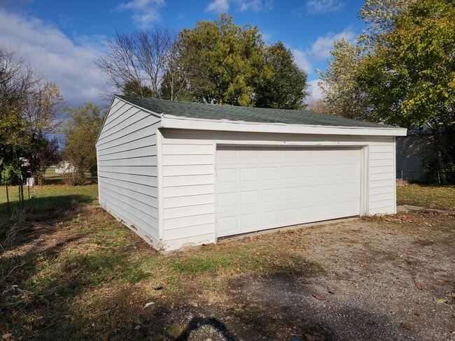 Building Photo - 3922 Allentown Rd