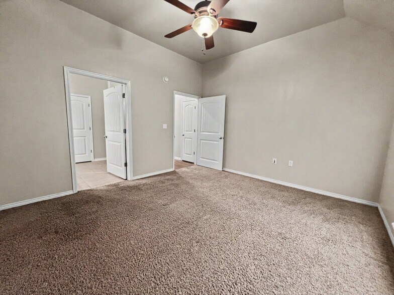 Building Photo - 1212 Jeannie Ln
