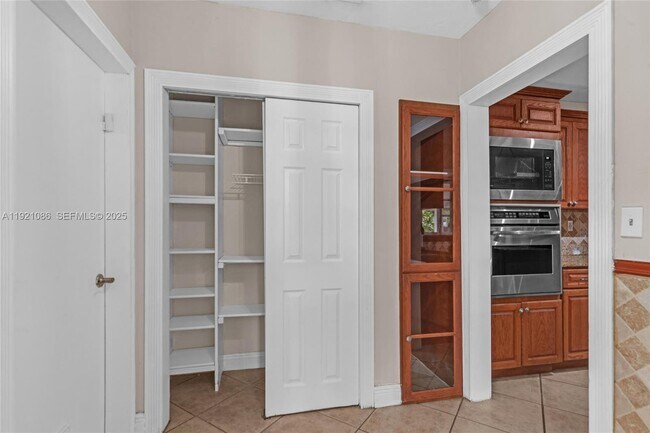 Building Photo - 9400 SW 193rd Dr