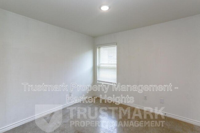 Building Photo - 2328 Duntov Dr