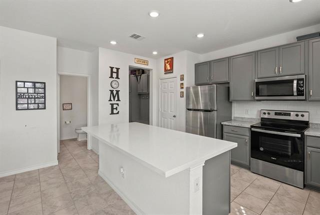 Building Photo - 2800 Weston Road