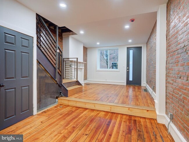 Building Photo - 1520 E Susquehanna Ave