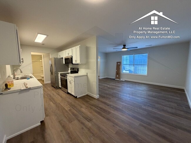 Building Photo - King Street 128-130 Duplex