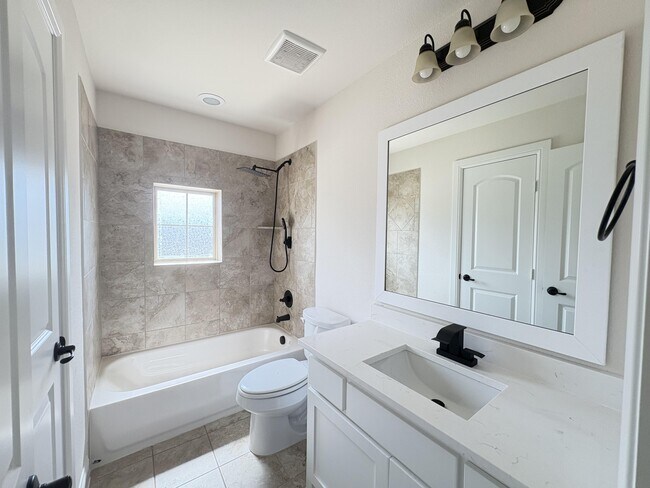 Building Photo - 7952 Ashwood Ln