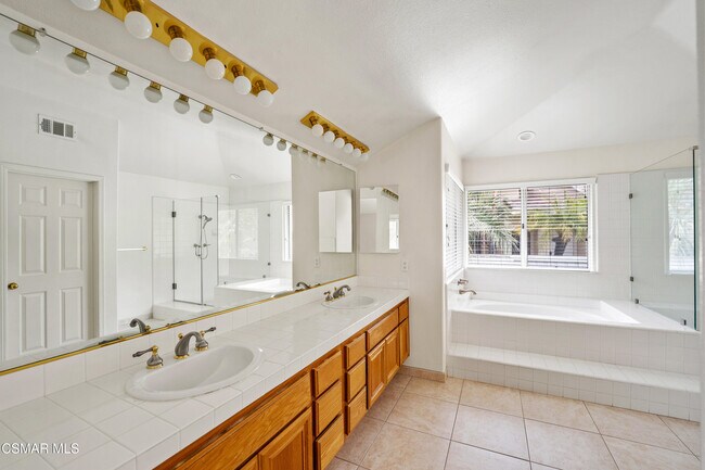 Building Photo - 751 Trousdale St
