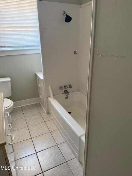 Building Photo - 3518 Southward Dr