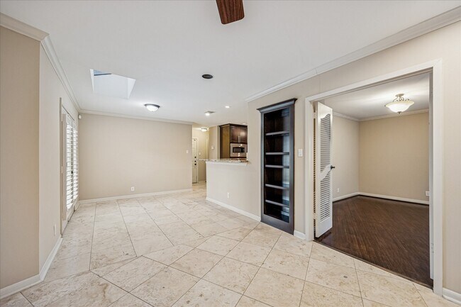 Building Photo - 9106 Riddlewood Ln