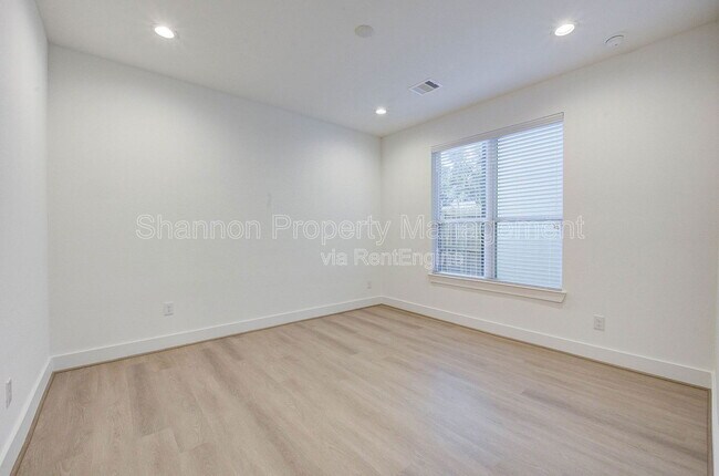 Building Photo - 1823 Prospect St