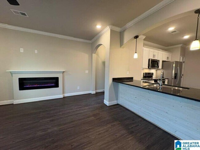 Building Photo - 4401 Lennox Pl