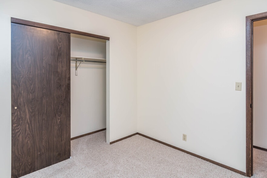 Building Photo - 811 Dondee Dr