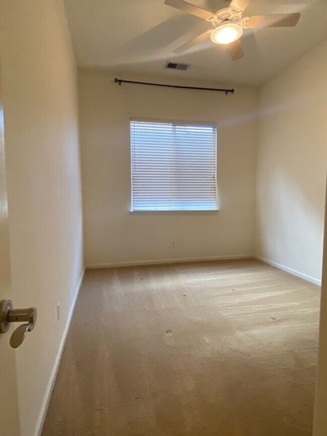 Building Photo - Immaculate home in West Roseville! Please no pets