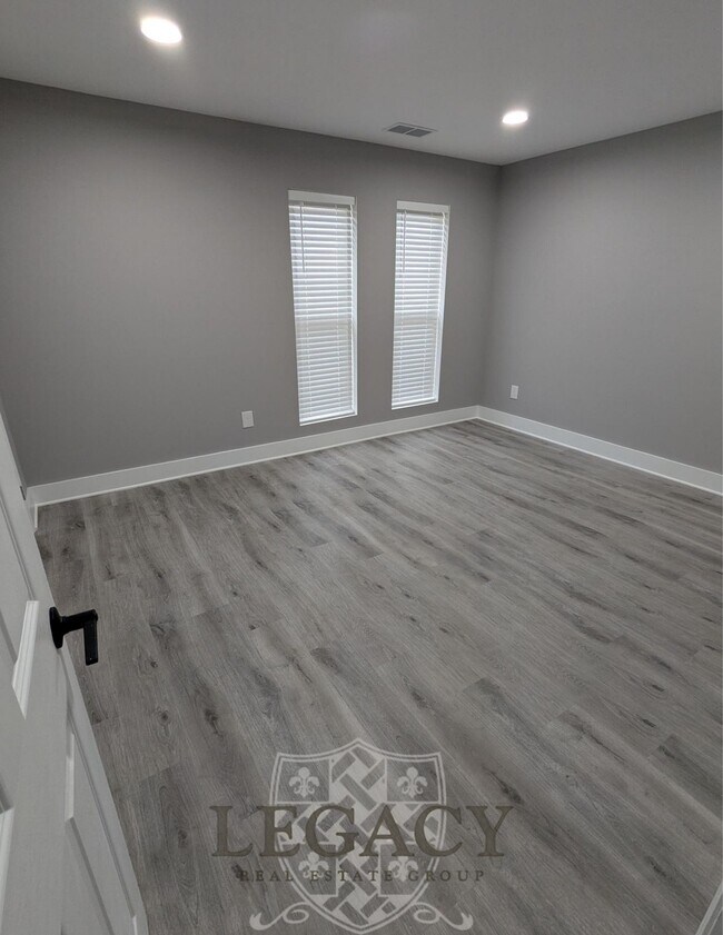 Building Photo - 408 Huntington Ridge Dr