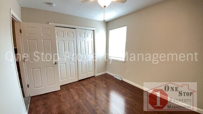 Building Photo - New Price for this newly updated 3 Bedroom...