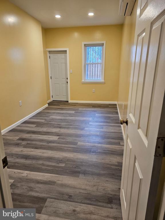 Building Photo - 1535 N 60th St