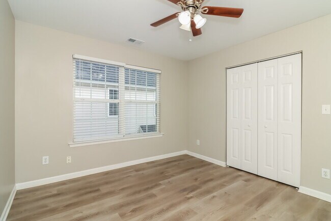 Building Photo - 4639 Liberty Square Dr