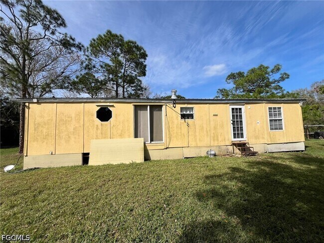 Building Photo - 1170 Wildwood Ave