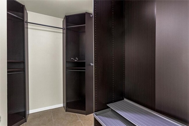 Building Photo - 11395 Brookhollow Trail