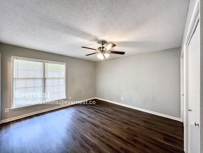 Building Photo - Beautiful 4-Bedroom Home with Spacious Liv...