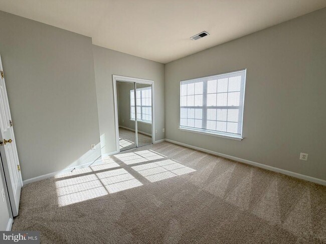 Building Photo - 8316 Green Grass Rd