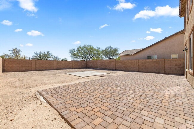 Building Photo - Home Sweet Home! Located in a highly sough...