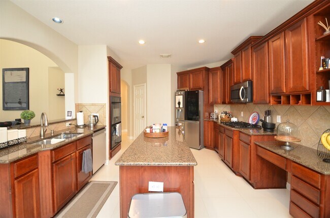 Building Photo - 1310 Wildwood Ln