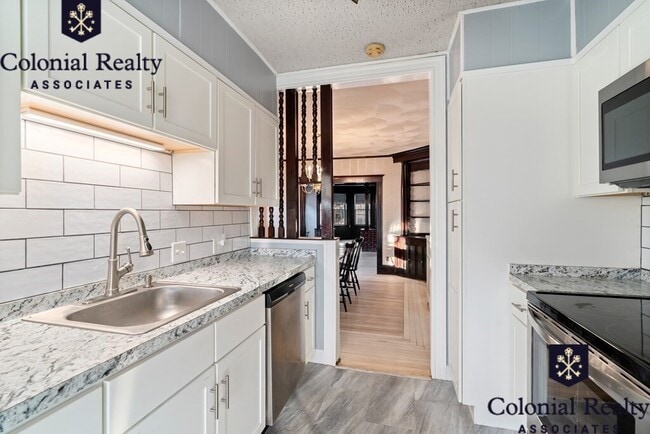 Building Photo - 12 Windsor Rd