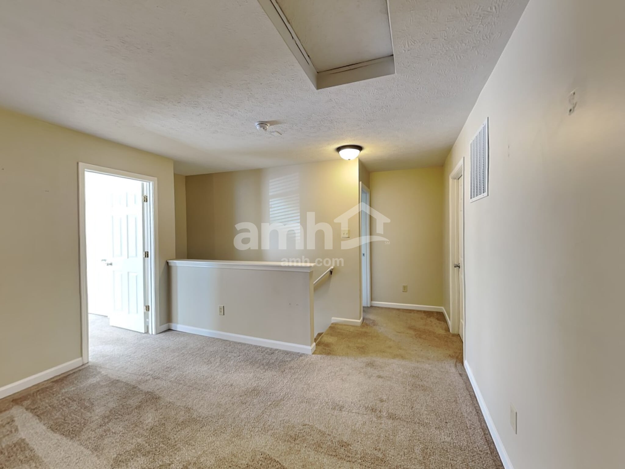 Building Photo - 926 Littleton Dr