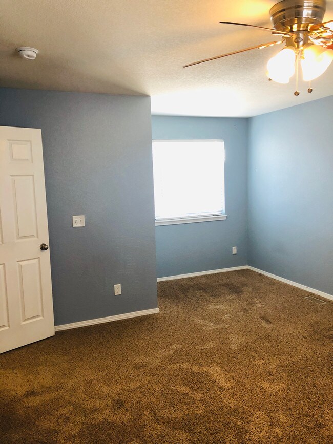 Building Photo - 2208 Merlot Ct