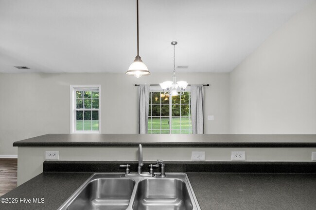 Building Photo - 152 Crooked Run Dr