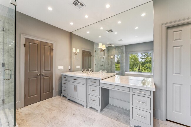 Building Photo - 7 Marilane St