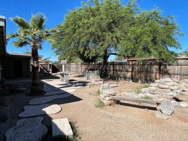 Building Photo - 7655 E Tulip Tree St