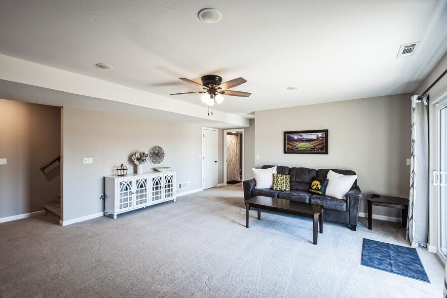 Building Photo - 402 Dawson Dr