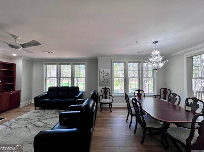 Building Photo - 1040 Creekside