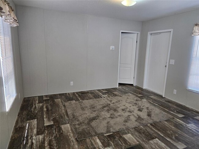 Building Photo - 806 Elkan Dr