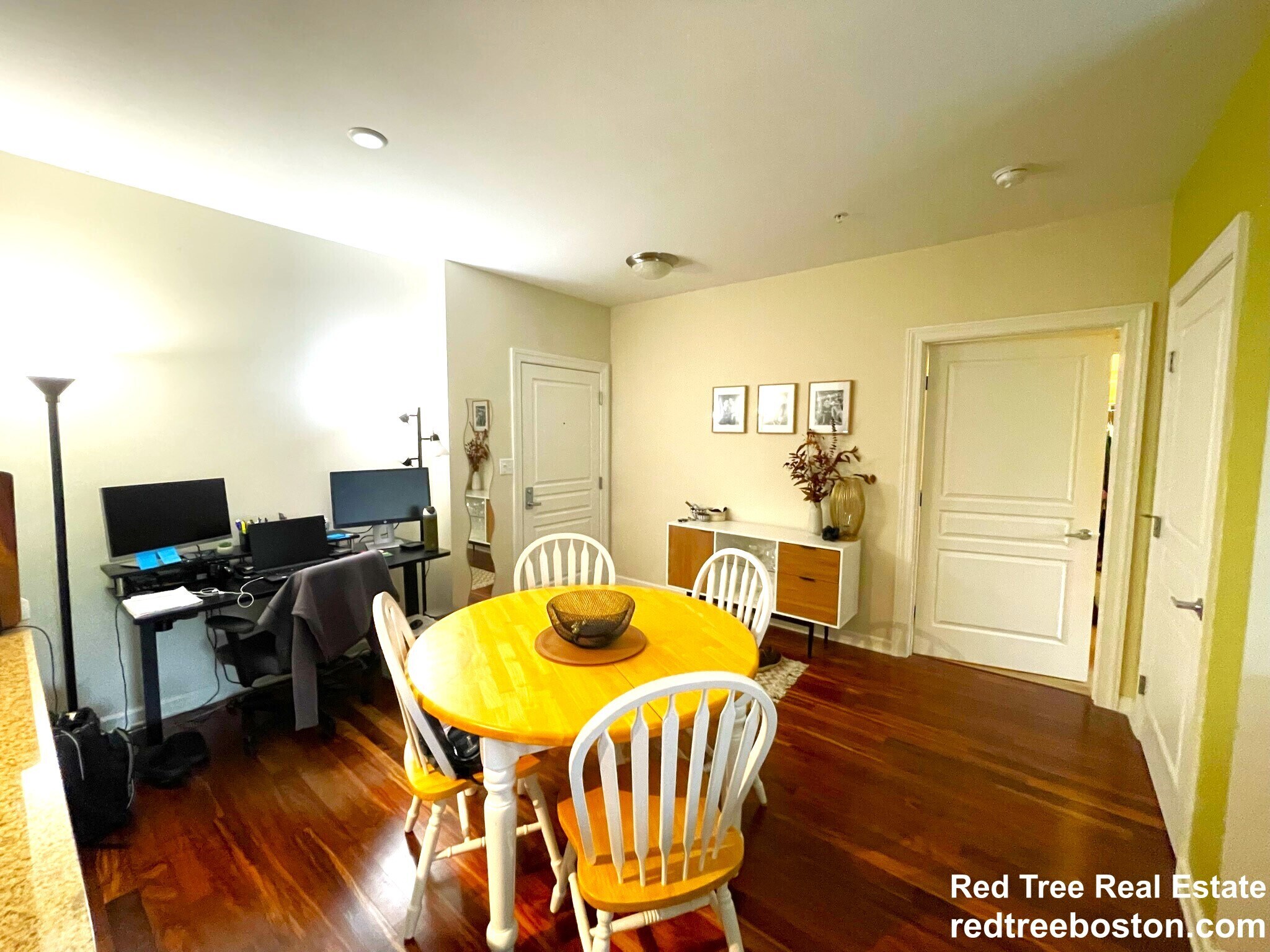 Building Photo - 3 Repton Cir