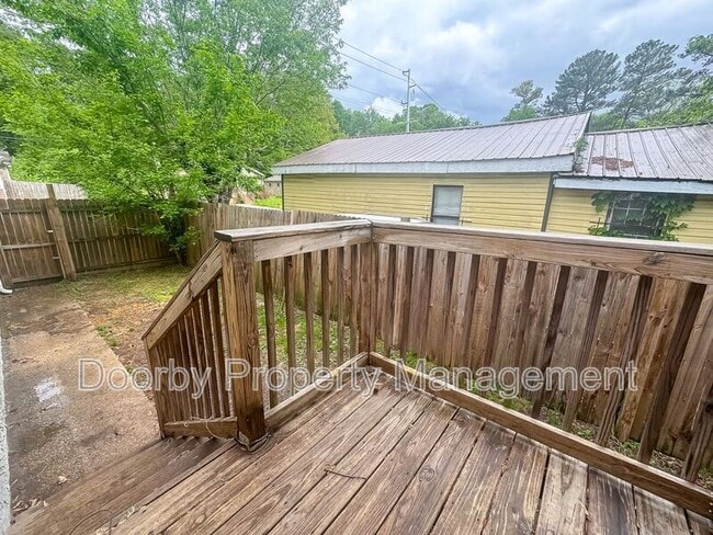 Building Photo - 1109 Arcadia Ave