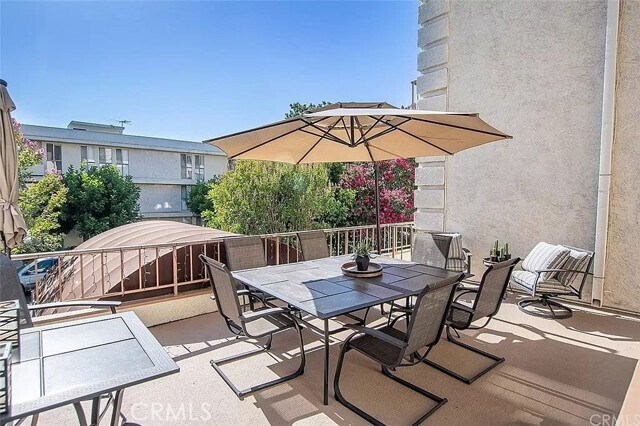 Building Photo - 4454 Ventura Canyon Ave