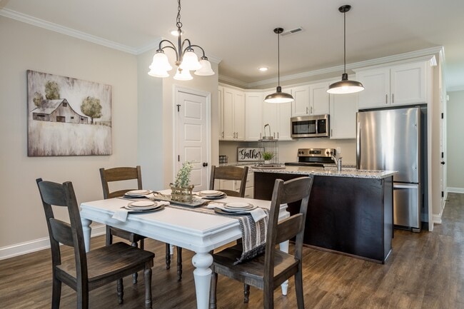 Building Photo - 31 Thunderbolt St