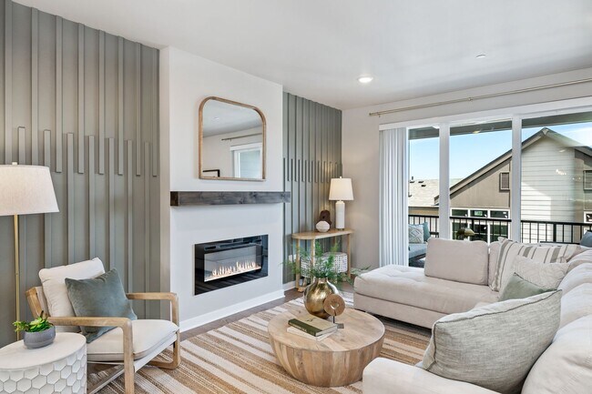 Building Photo - 4 Bedroom Kenmore Townhome with a Territorial View!