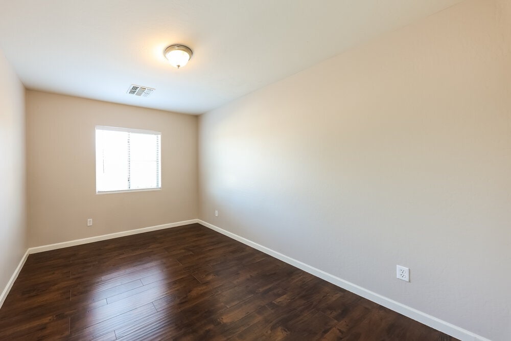 Building Photo - 11466 W St John Rd