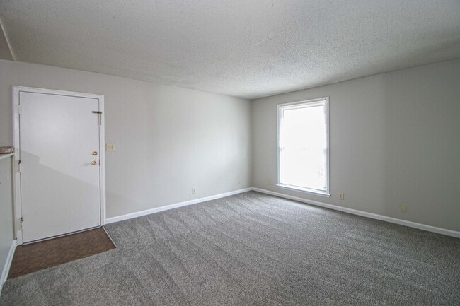 Building Photo - 1437 McCan Dr