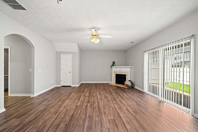 Building Photo - 3-bedroom, 2.5-bath end-unit townhome in the Garrison Square