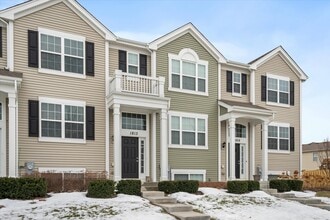 Building Photo - 1813 Spinnaker St