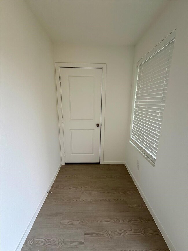 Building Photo - 28750 Texas Plns Dr