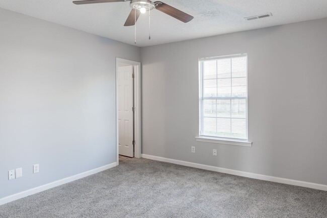 Building Photo - 955 Winesap Rd