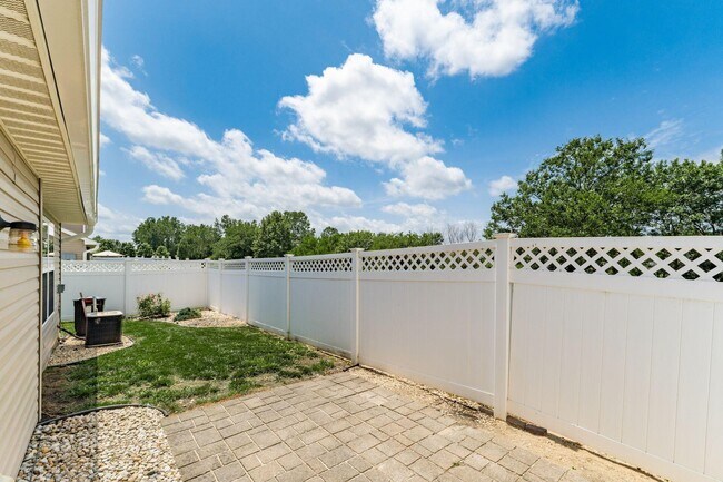 Building Photo - 5179 Mantua Dr