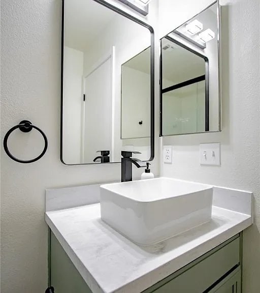 Building Photo - 5554 Merriweather Dr