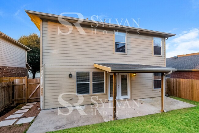 Building Photo - At Last, This Is What You Have Been Searching For!